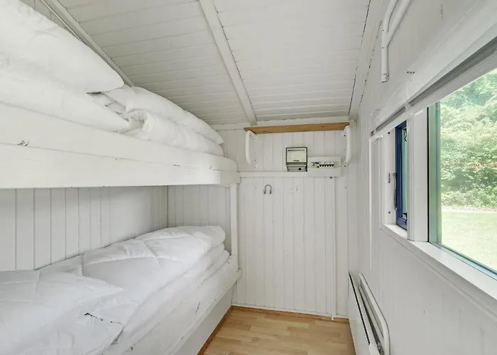 Ferienhaus Gorgeous In With Wifi Hampen